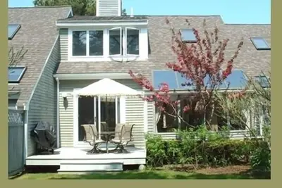 Image de Edgartown moderne Condo Près de la ville & plage et piscine privée