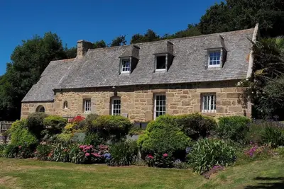 La Maison de Goas Lagorn, authentique longère à 100m de la plage