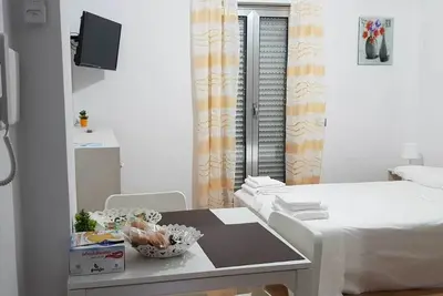 Image de nouvelle maison chambre indépendante centre de vacances
