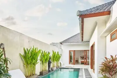Image de 20 minutes à pied de la plage de Seminyak, villa 2br