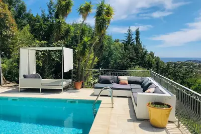 Image de Villa Hirondelles, Cavalaire-sur-mer (St Tropez), clim & pisc chauffée
