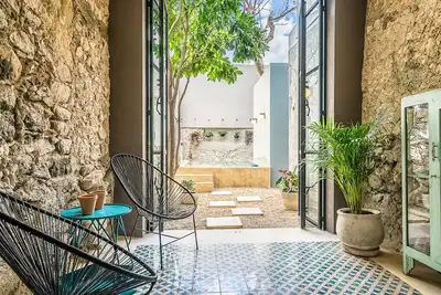 Image de Magnifique Maison De Charme, DÉCORÉE Avec GOÛT, Centre Historique Piscine Privee