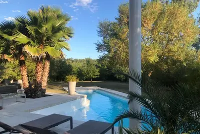 Belle maison d'architecte au calme dans un écrin de verdure