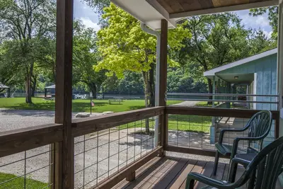 Image de Driftwater Resort Cabin 5 sur le lac Taneycomo