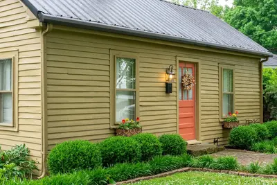 Image de John Fitch Cottage, 1br - Patio - Centre-ville