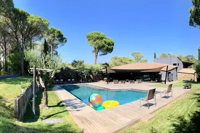 Image de Villa d’exception très vaste piscine chauffée grand standing proche mer et golf