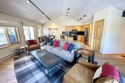 Image de Superbe, rénové Teton Pines 3 chambres