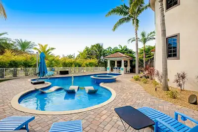 Image de Nouvelle Liste! Élégant, maison front de mer w / piscines privées et quai - à pied de la plage