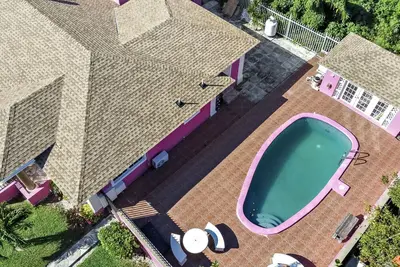 Image de Un grand espace spacieux et agréable vous attend. .