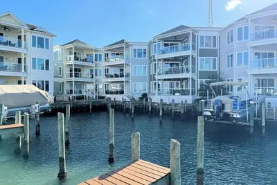 Image de Escapade dans la baie de Chincoteague - Condo au bord de l'eau au 2e étage - En ville