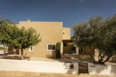Image de Villa avec terrasse et barbecue équipé de toutes les commodités