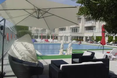 Image de Appartement (3 Adultes + 2 Enfants) Vue Piscine