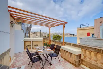 Image de Cosy Maltese Townhouse, Roof Terrace and Views