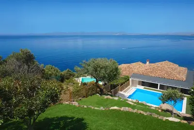 Image de Nouvelle liste! Sud-Sardaigne villa de luxe avec piscine privée et la meilleure vue sur la mer
