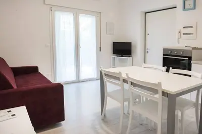 S027 - Sirolo, new three-room apartment with terrace in the center