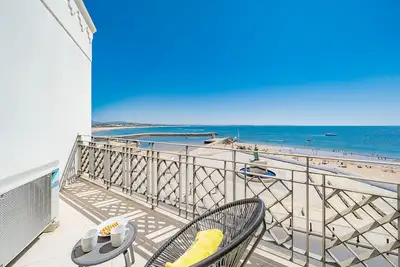 Image de Apartment with free Wi-Fi | A/C | 50m from the beach | sea view [Rlag99]