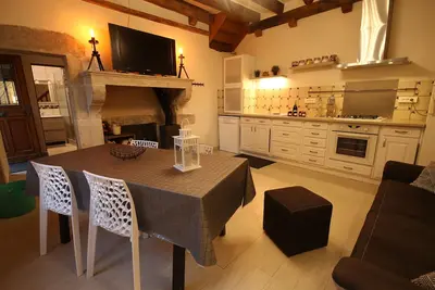 Image de Dans le village de Bèze se trouve un petit coin tranquille: Le Gîte des Remparts