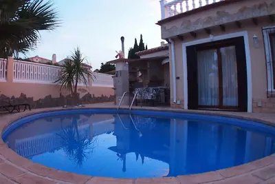 Image de Avec piscine privée, dans un quartier calme avec wifi
