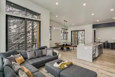 Image de Headwall 42 - Magnifique, contemporain, ski in / out Townhome off Basin Express Chair