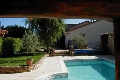 Image de Vénéjan villa climatisée au calme piscine, cuisine d'été, soleil du midi