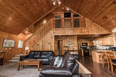 Image de Paradise Inn- 7 Br, résidence au bord du lac, tarifs réduits pour l'automne et tarifs exceptionnels pour 2020!