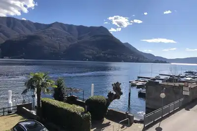 Image de Grand appartement avec parking privé et vue sur le lac