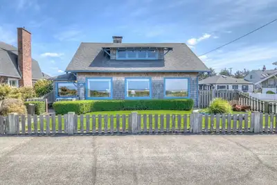 Image de Charmante maison en bord de mer sur le bal avec triage
