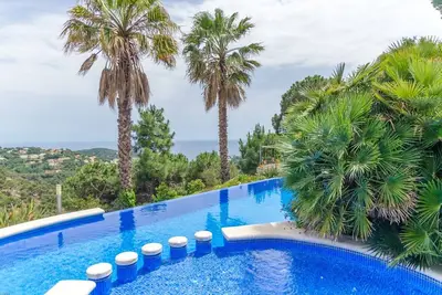 Image de Club Villamar - Superbe villa de haut standing avec sa piscine privée et une magnifique vue sur l. . .