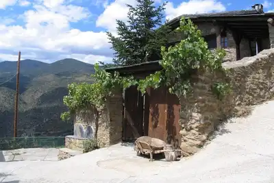 Image de Vues panoramiques. Dans un petit village des Pyrénées. Barbecue privé.
