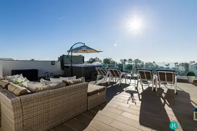 Image de Costa Marinsa Penthouse -2bd Penthouse + Jacuzzi!