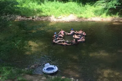 Image de Accès direct à la rivière South Toe par la porte arrière du Rivers Edge Cabin