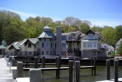Image de The Bungalow - So close to the water, it almost over an over-the-water bungalow!