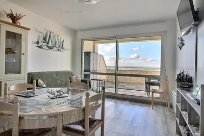 Glb106 : Appt 4 pers, Idéalement situé  avec terrasse face mer parking privé