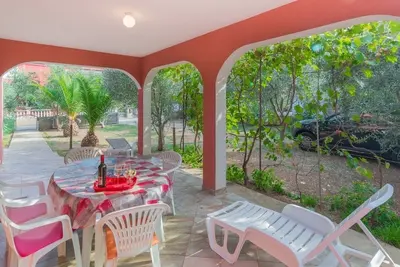 Image de Appartement de deux chambres avec la terrasse Vir (A-16768-a)