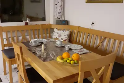 Image de Petite maison de vacances confortable dans un endroit calme dans la vieille ville pour 2-4 personnes