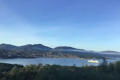 Image de Maison de caractère dominant le golfe du valinco