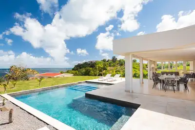Image de Villa Pétronille, Spacious luxury villa, sleeps 18 Cap Est, Le François