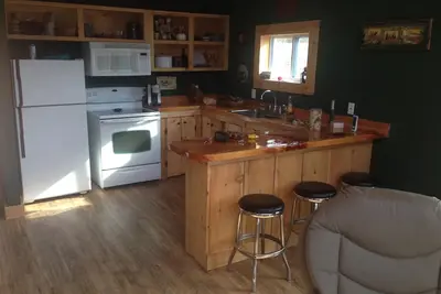 Image de Rivière Grasse Riverfront Cottage minutes à Waddington