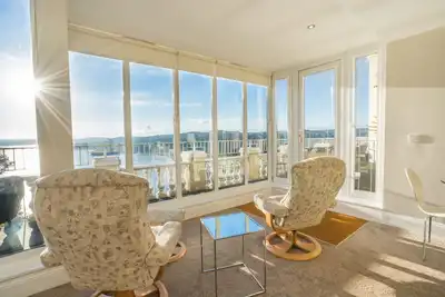 Image de Appartement 1 chambre avec vue sur la mer et balcon