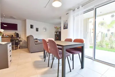 Image de 3p avec terrasse et piscine au coeur du Palm Beach