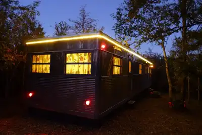 Image de Tin Can Acres, un rétro Bande Retreat
