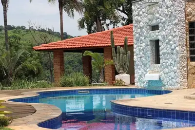 Image de Belle ferme avec piscine près de la ville