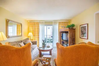 Image de Oceanfront Condo à St. Simons Beach Club! Piscine, accès à la plage, centre de remise en forme, tennis