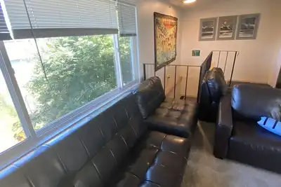 Image de 3 chambres, 2 salles de bain, terrasse et barbecue, cour clôturée