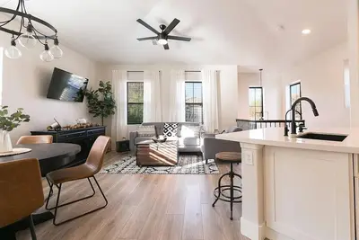 Image de Restyled Rustic-Urban Downtown Gilbert Maison de ville