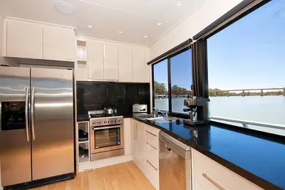 Image de All Seasons Houseboats