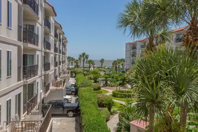 Image de Complexe de copropriété en bord de mer, accès à la plage, piscine