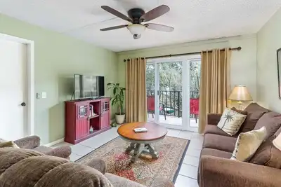 Image de À quelques pas de la plage! Copropriété en bord de mer avec piscine et accès à la plage