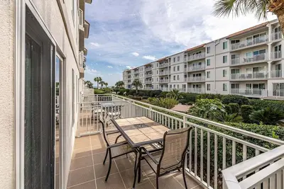 Image de Oceanfront Beach Club Resort, Vue sur la cour, Piscine en face de l'océan, Tennis, Centre de fitness