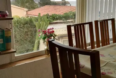 Image de Grand appartement ensoleillé avec vue mer et piscine